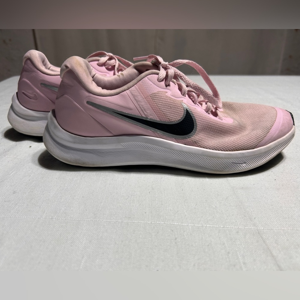 Nike Star Runner 3 Pink Kids Shoes Size 6 Youth